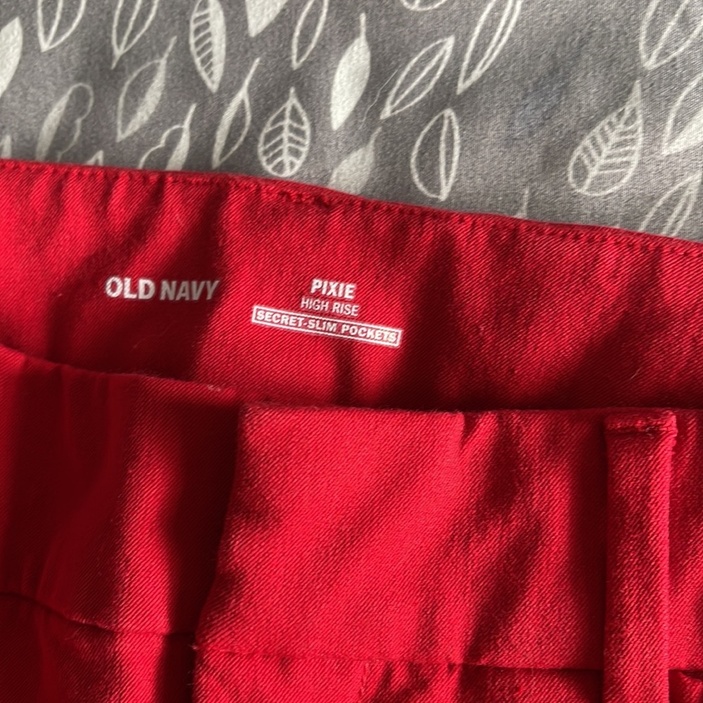 Old Navy pixie, high-rise red pants size 4 - Picture 3 of 7